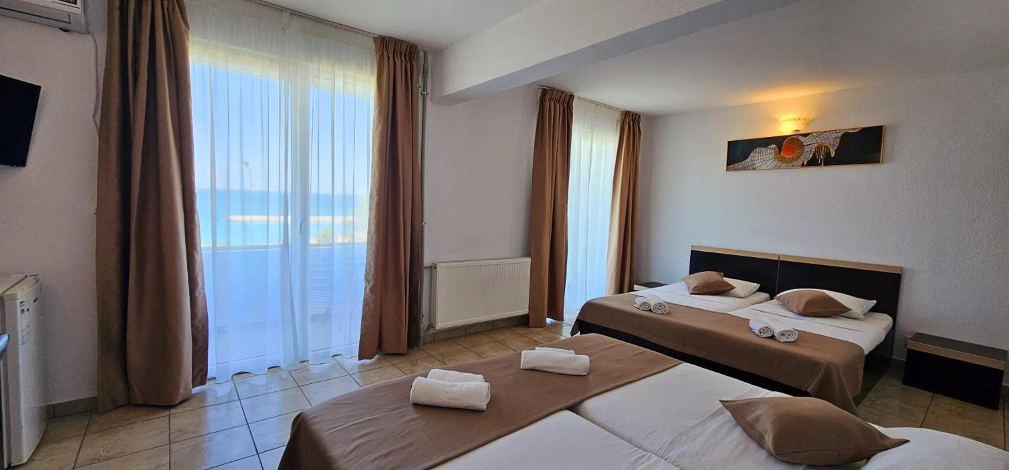 Hotel Cosmos Эфорие-Суд Экстерьер фото
